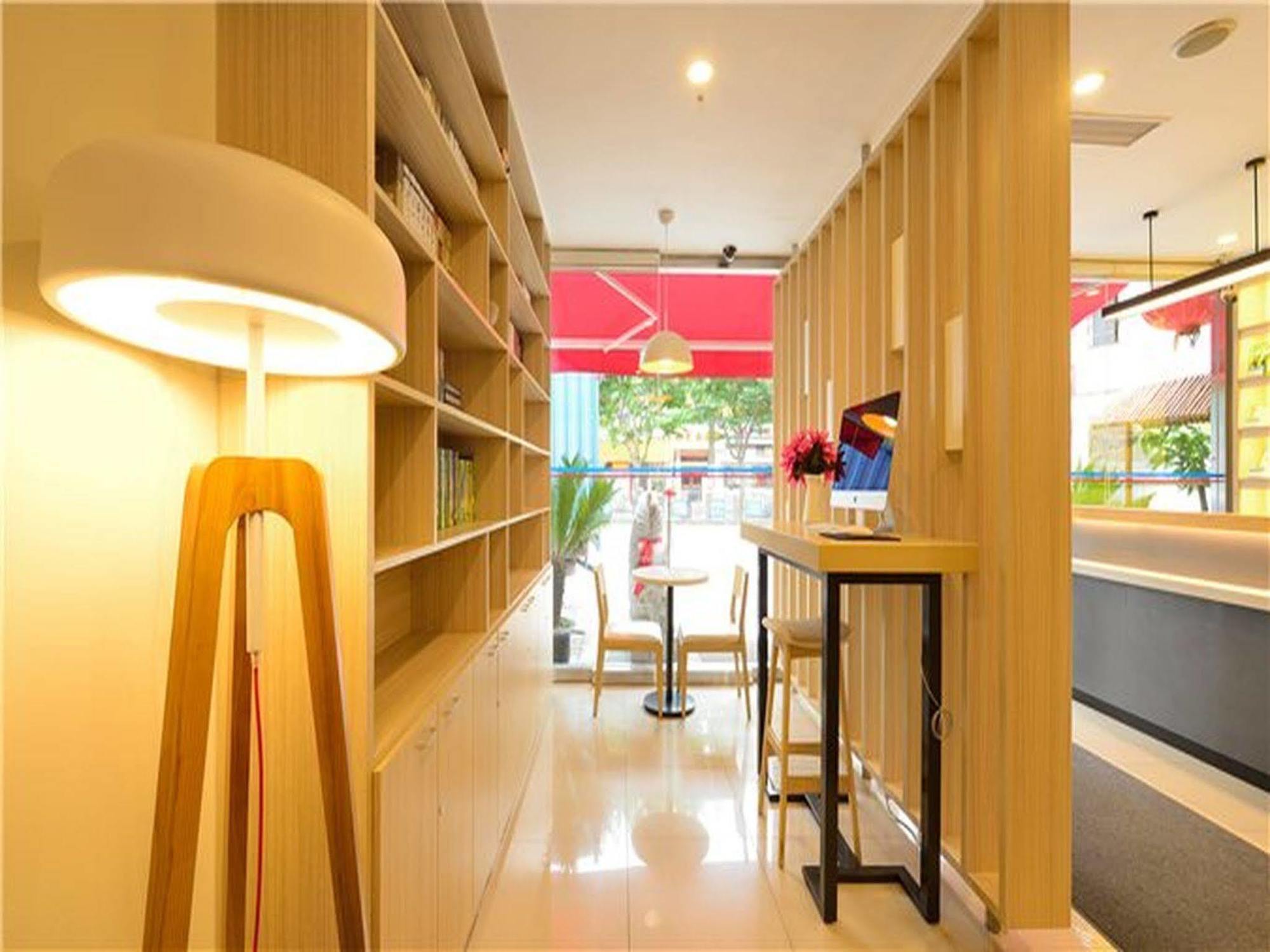 Hanting Hotel Shanghai Babaiban Pudian Road Subway Station Exterior photo